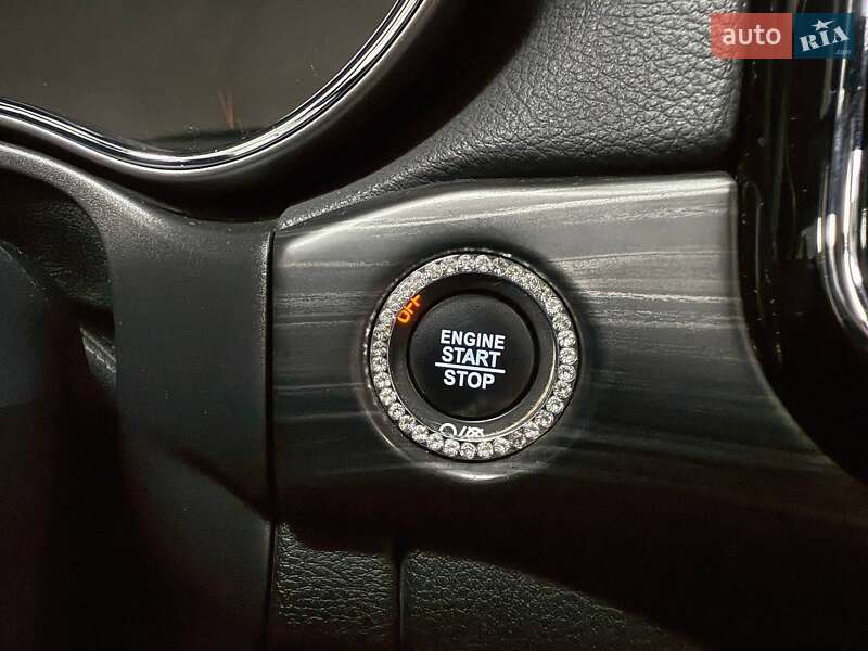 Внедорожник / Кроссовер Jeep Grand Cherokee 2020 в Киеве