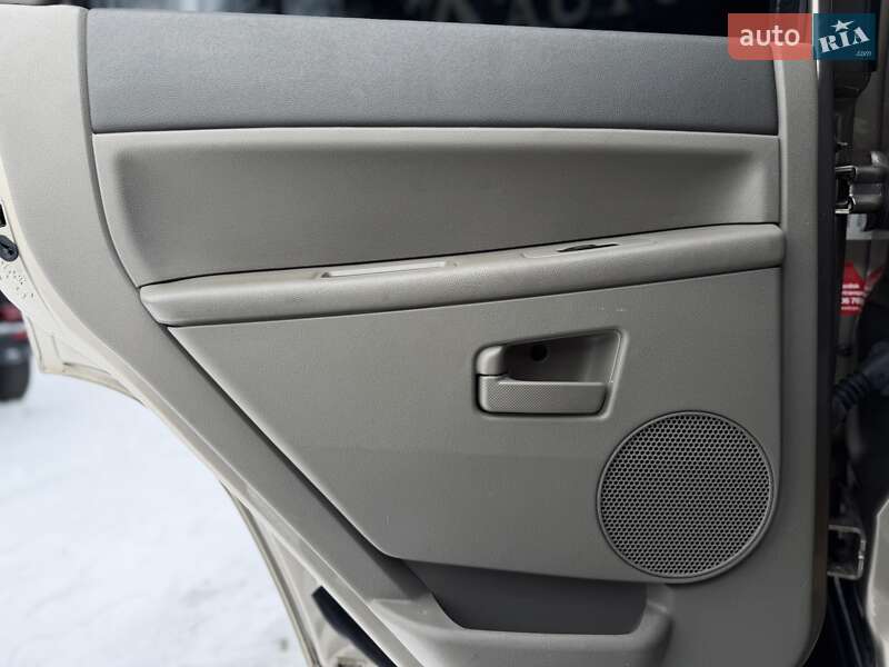 Внедорожник / Кроссовер Jeep Grand Cherokee 2005 в Киеве