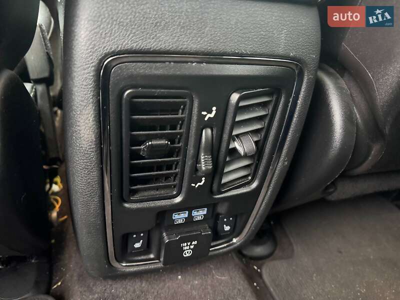 Внедорожник / Кроссовер Jeep Grand Cherokee 2016 в Киеве фото 30 Внедорожник / Кроссовер Jeep Grand Cherokee 2016 в Киеве