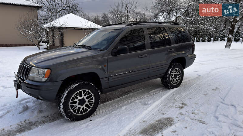 Внедорожник / Кроссовер Jeep Grand Cherokee 2002 в Тячеве
