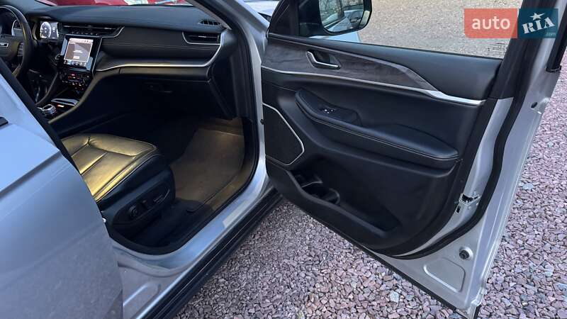 Внедорожник / Кроссовер Jeep Grand Cherokee 2022 в Киеве