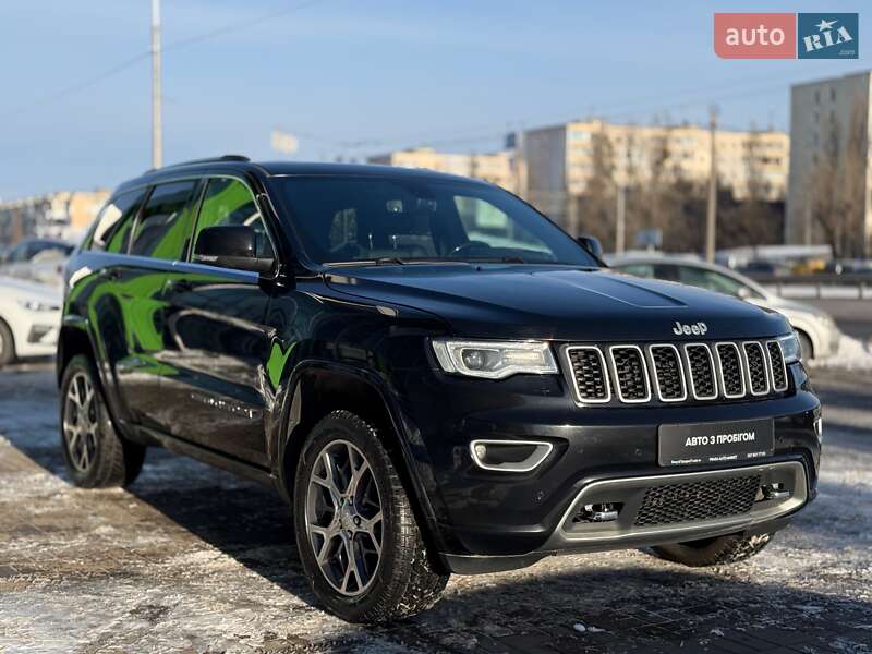 Внедорожник / Кроссовер Jeep Grand Cherokee 2019 в Киеве