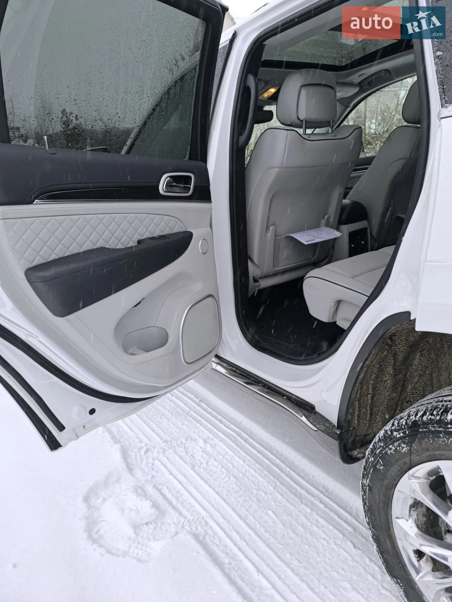 2020 Jeep Grand Cherokee - мініатюра 32