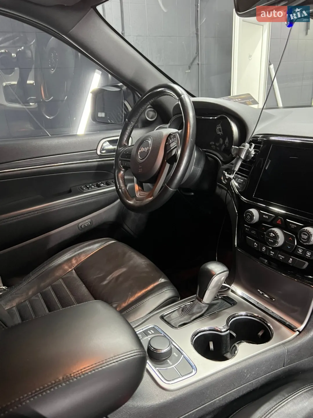 Jeep Grand Cherokee 2019 VIN 1C4RJFBG8KC773429 фото оголошення 10 з 23