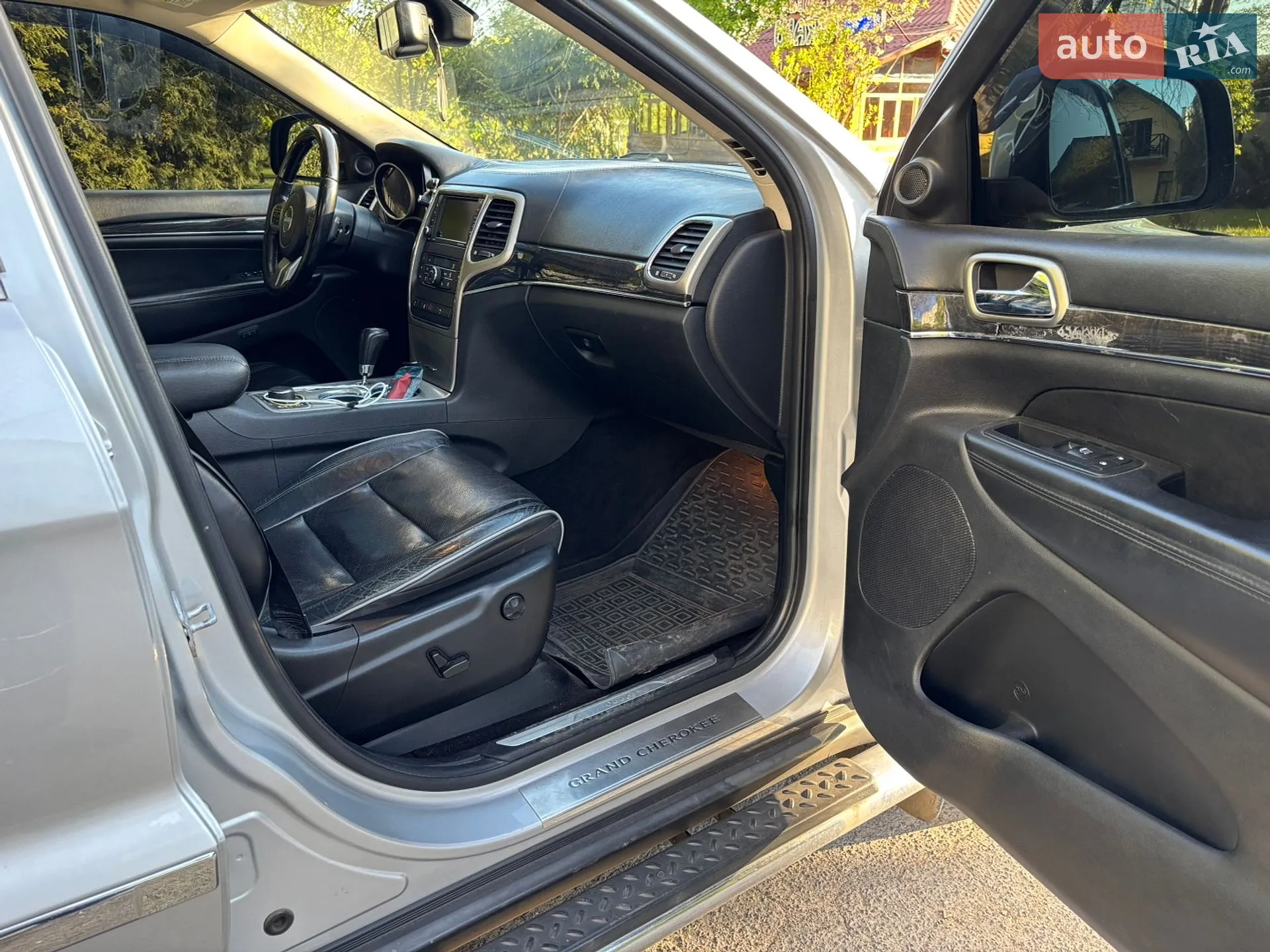 2011 Jeep Grand Cherokee - мініатюра 16