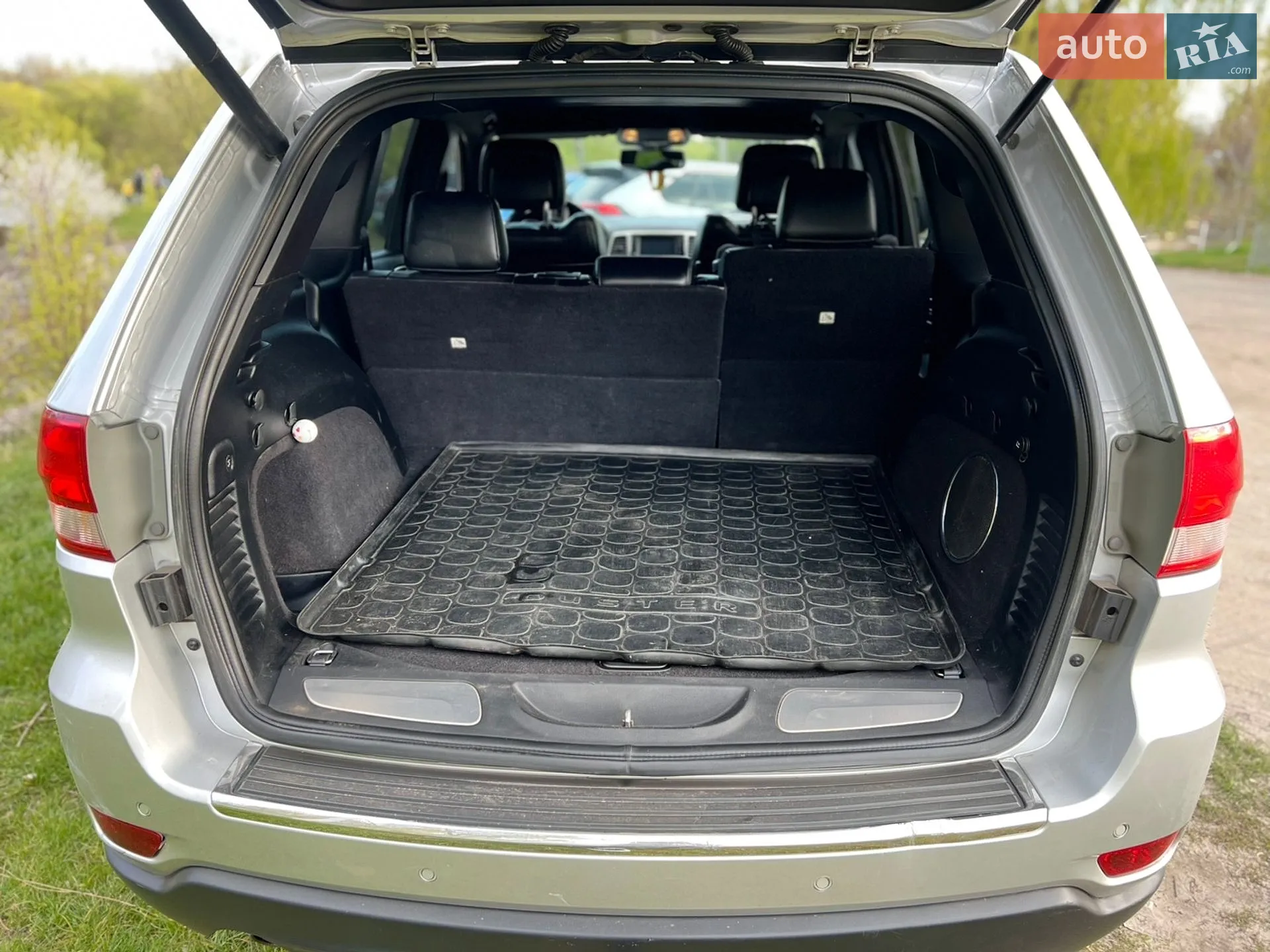 2012 Jeep Grand Cherokee - мініатюра 10