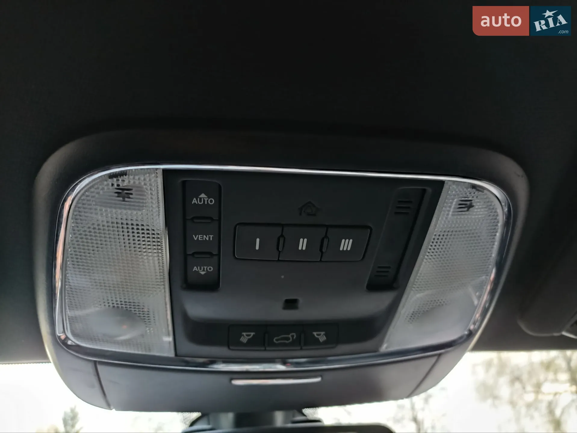 2015 Jeep Grand Cherokee - мініатюра 28