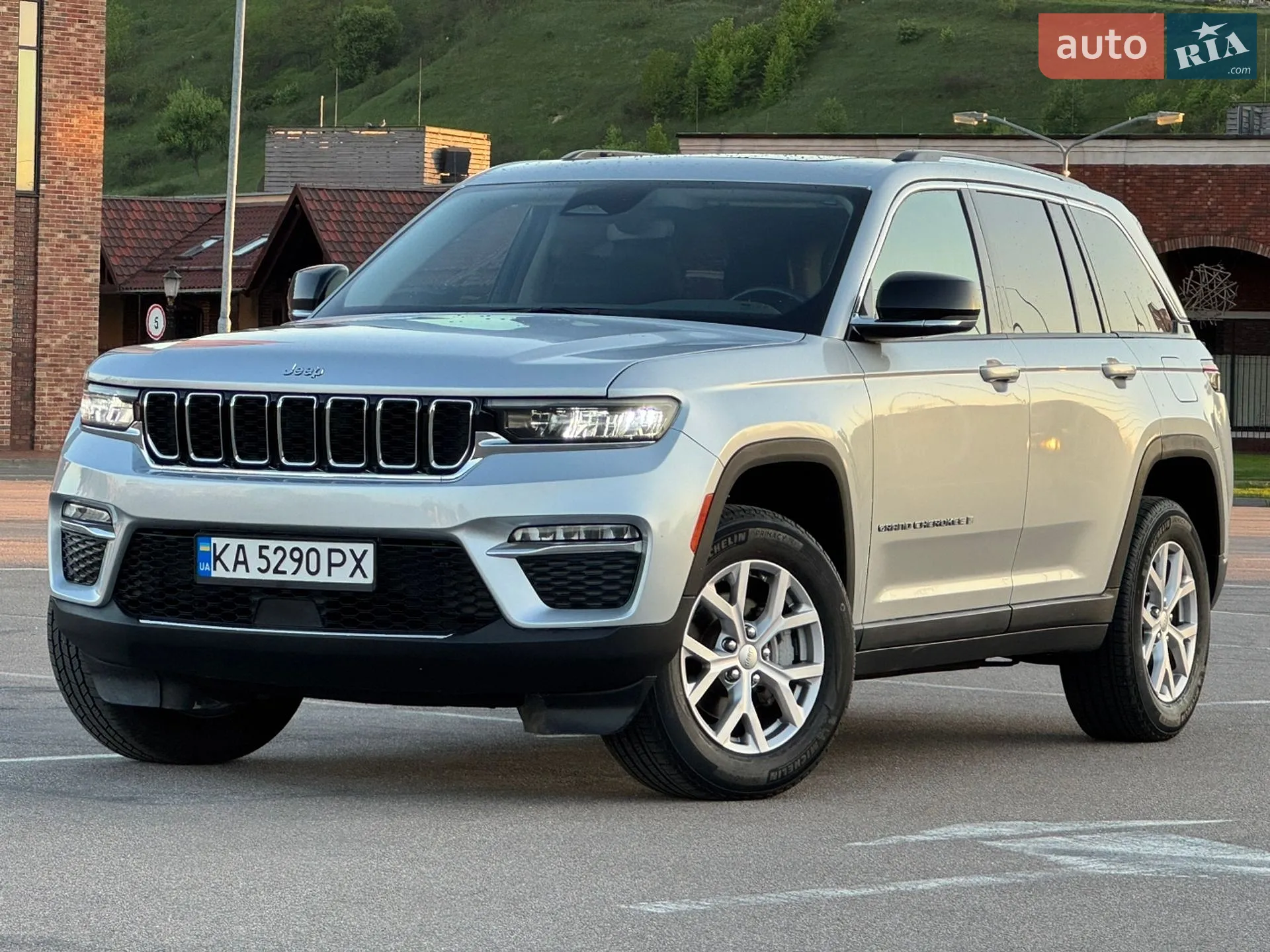 2022 Jeep Grand Cherokee - фото 1