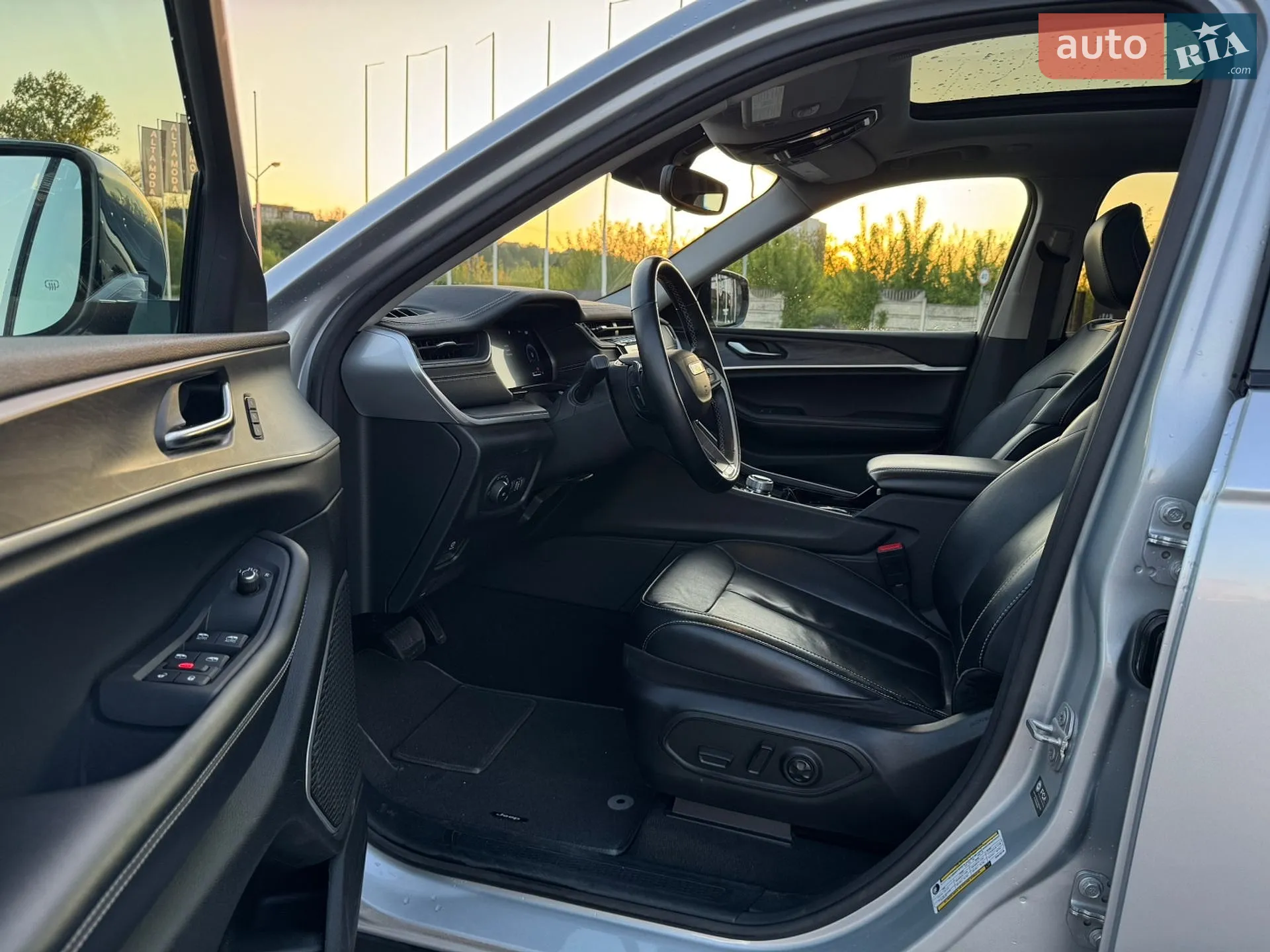 2022 Jeep Grand Cherokee - мініатюра 17