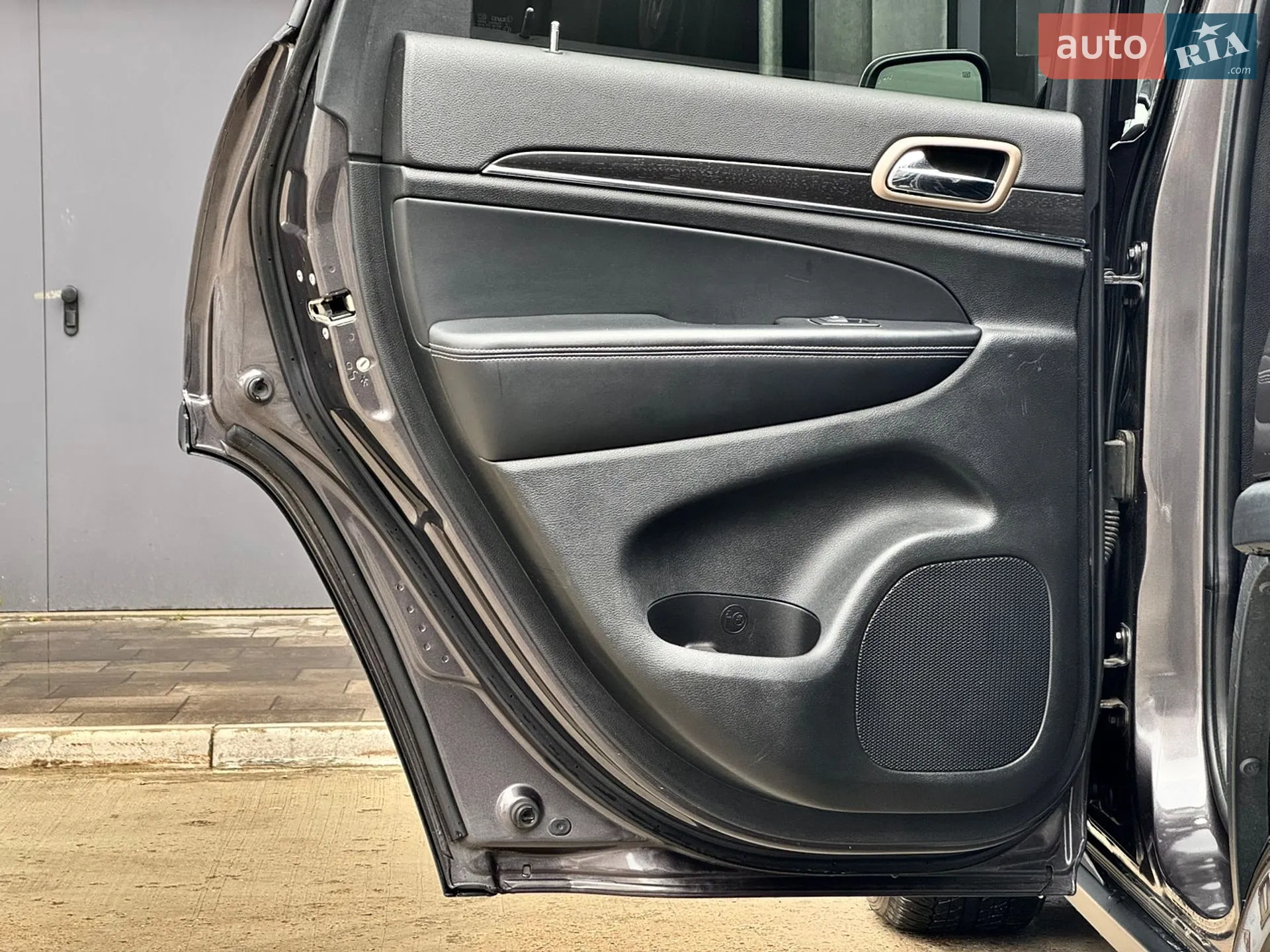 2014 Jeep Grand Cherokee - мініатюра 32