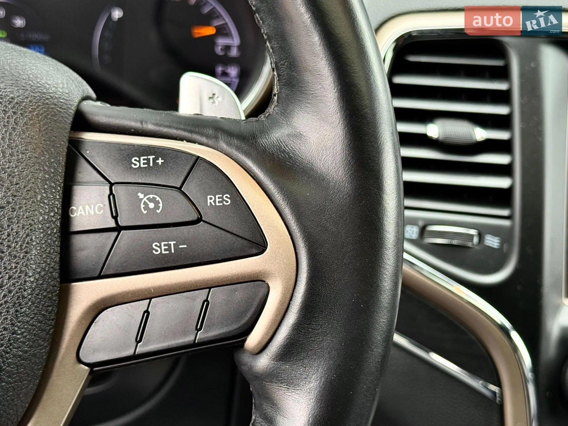 2014 Jeep Grand Cherokee - мініатюра 44