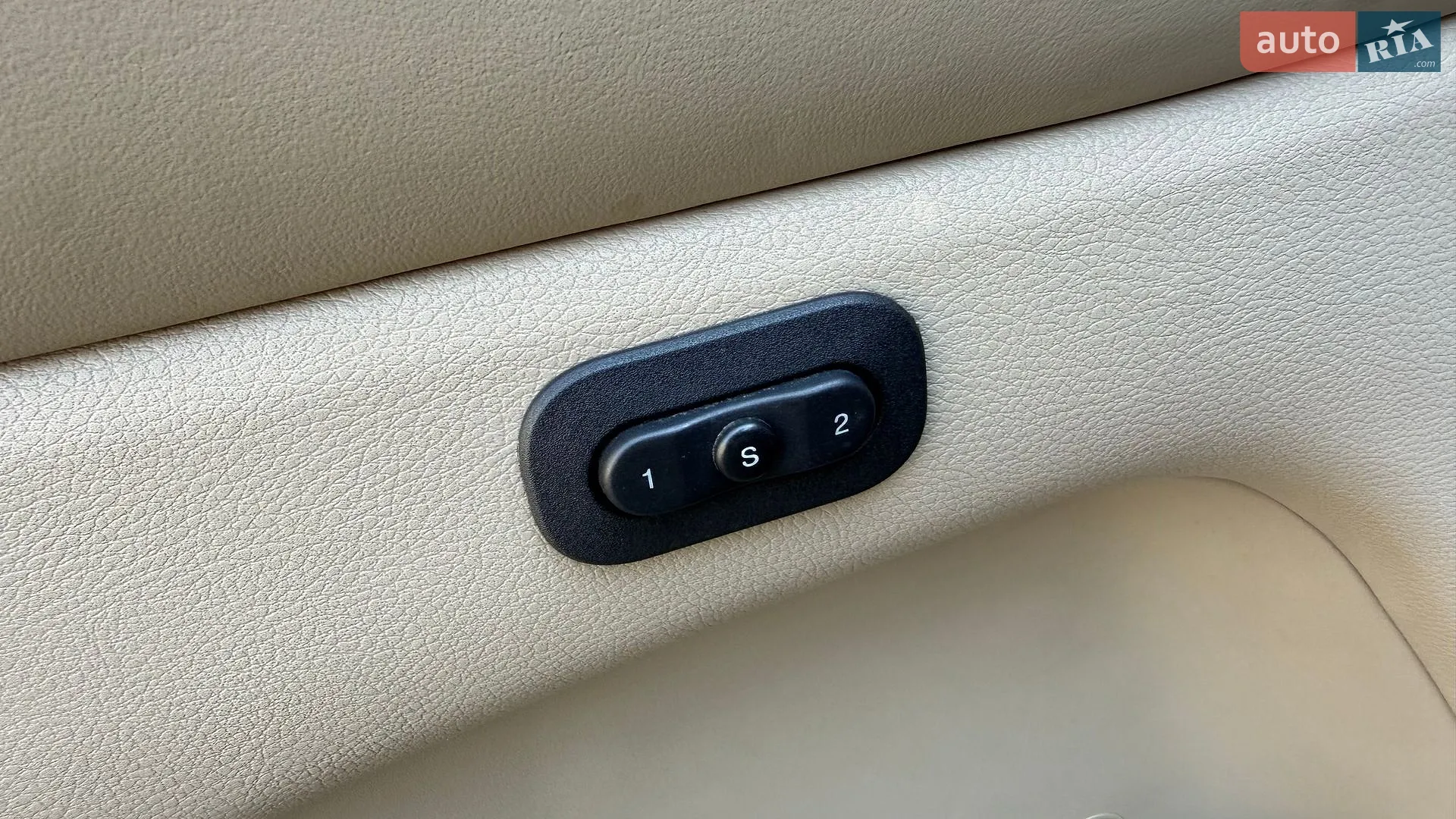 2011 Jeep Grand Cherokee - мініатюра 30