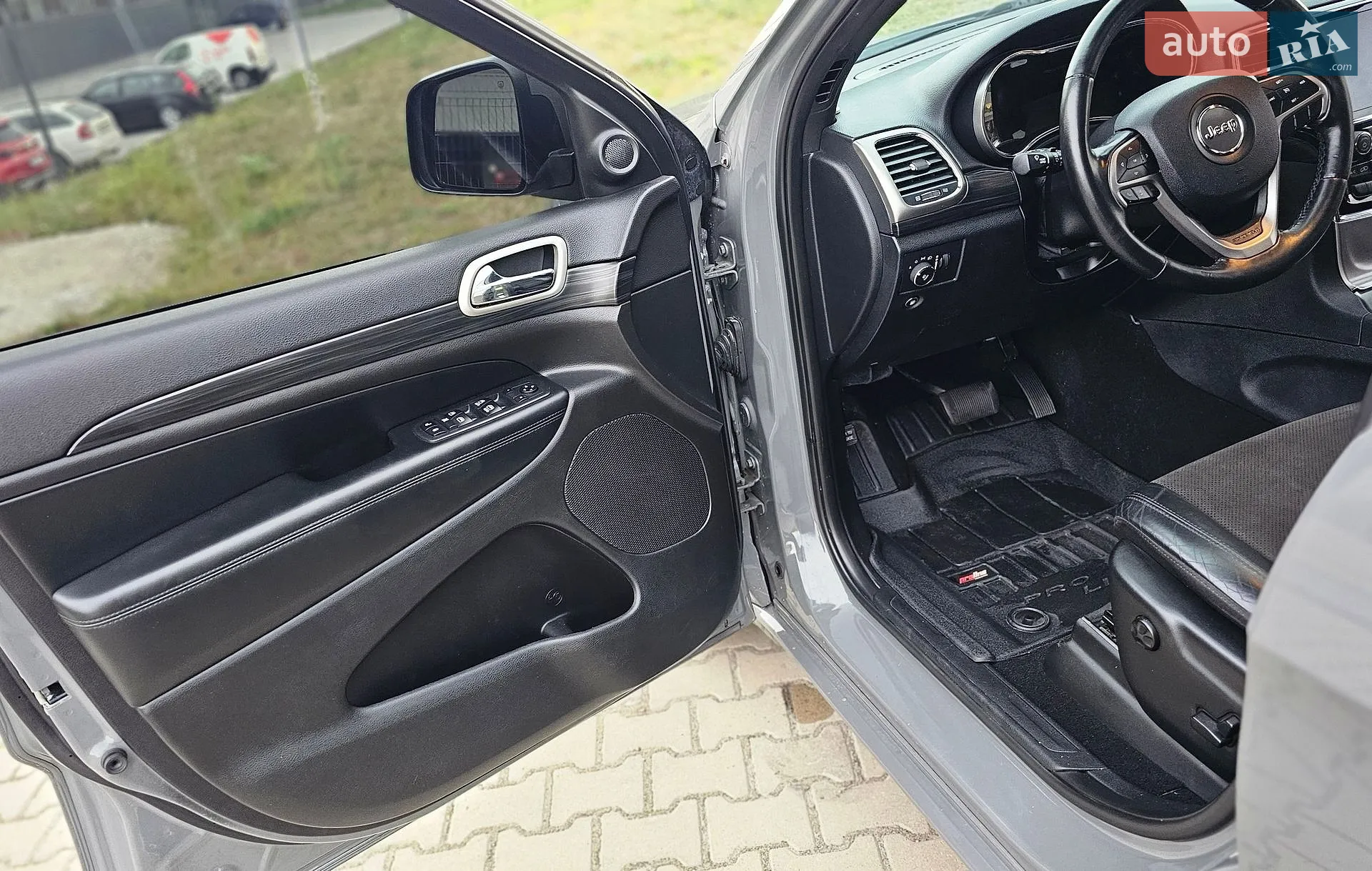 2020 Jeep Grand Cherokee - мініатюра 12