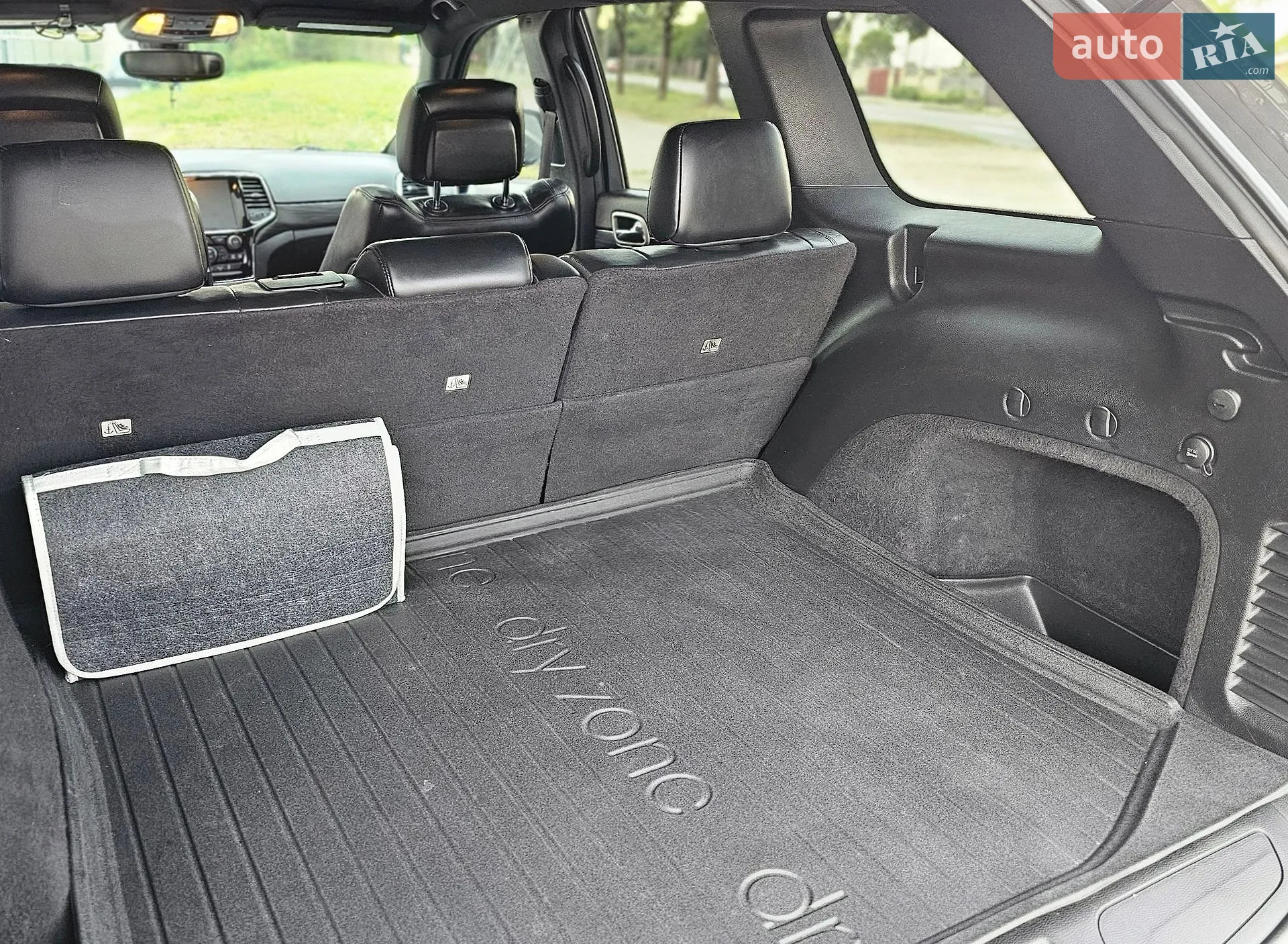 2020 Jeep Grand Cherokee - мініатюра 19