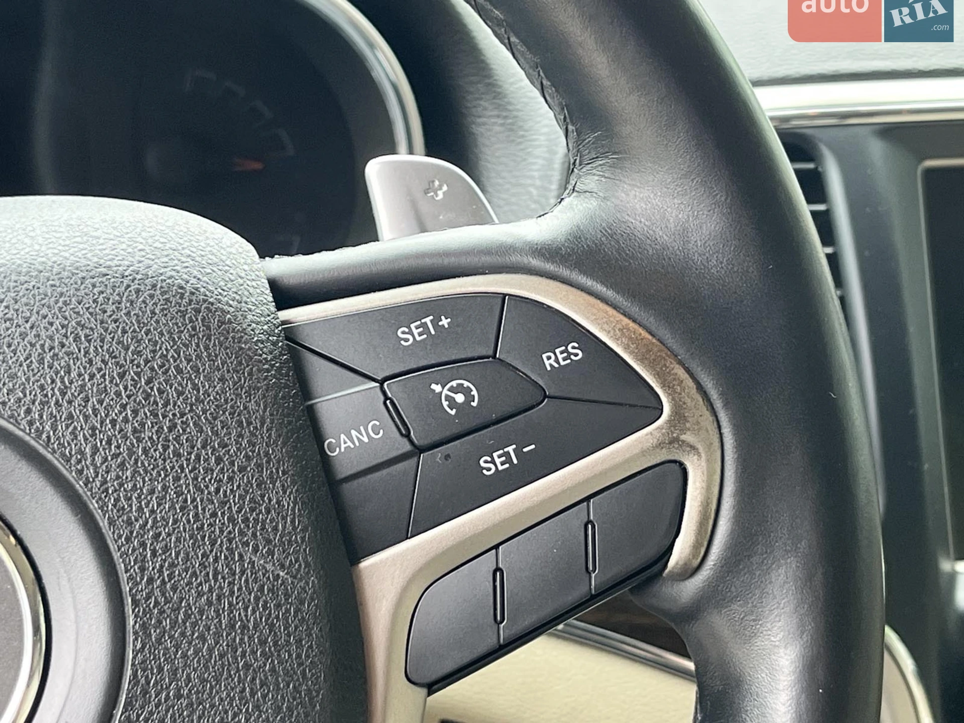 2013 Jeep Grand Cherokee - мініатюра 37