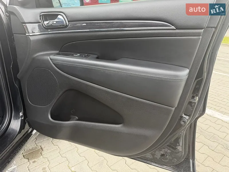 Jeep Grand Cherokee 2019 VIN 1C4RJFCG7LC134569 фото оголошення 77 з 121