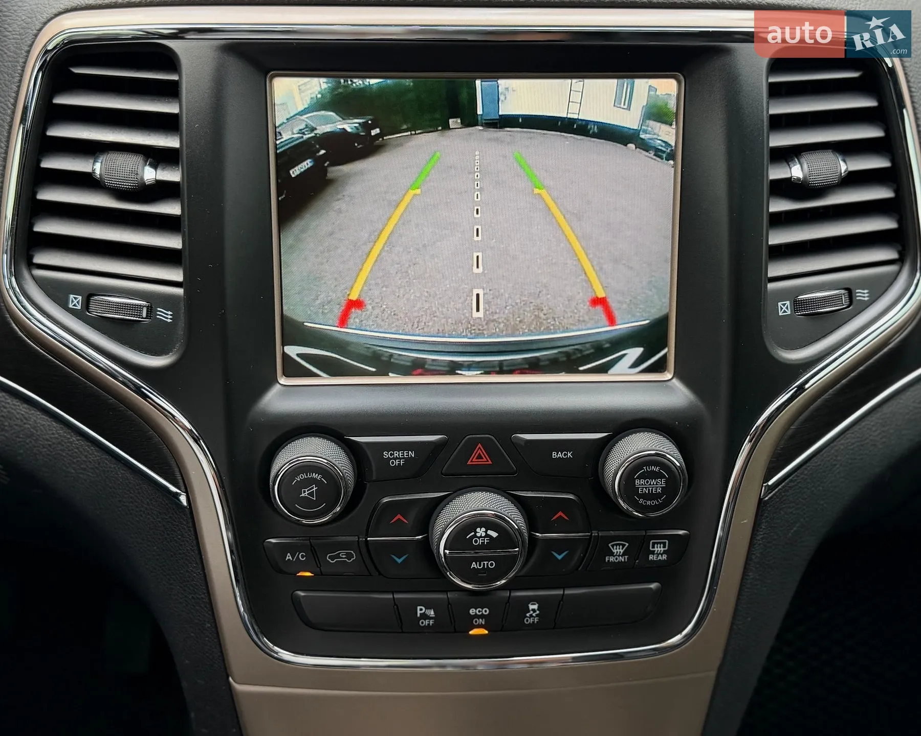 2015 Jeep Grand Cherokee - мініатюра 26