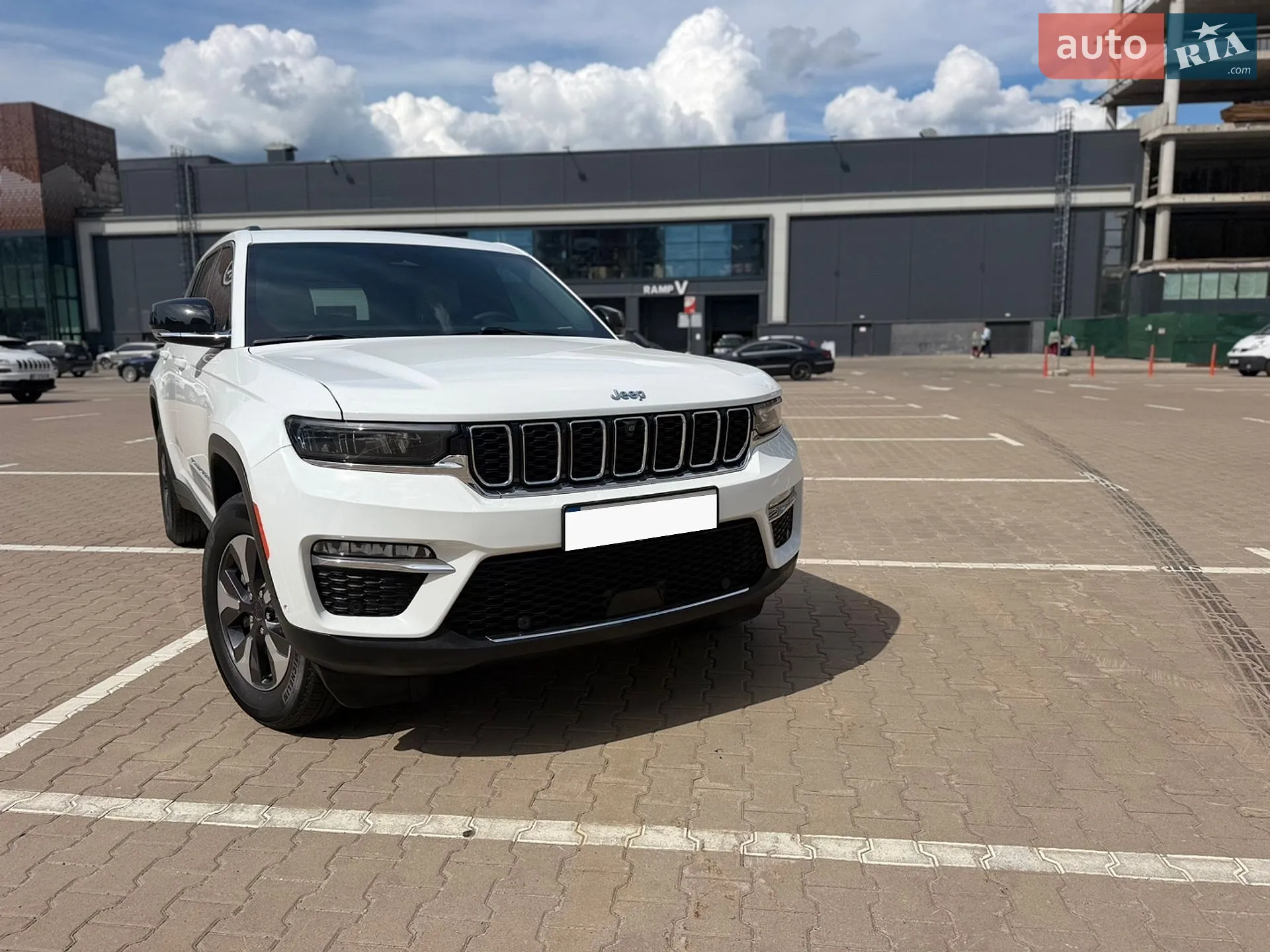 2022 Jeep Grand Cherokee - мініатюра 11