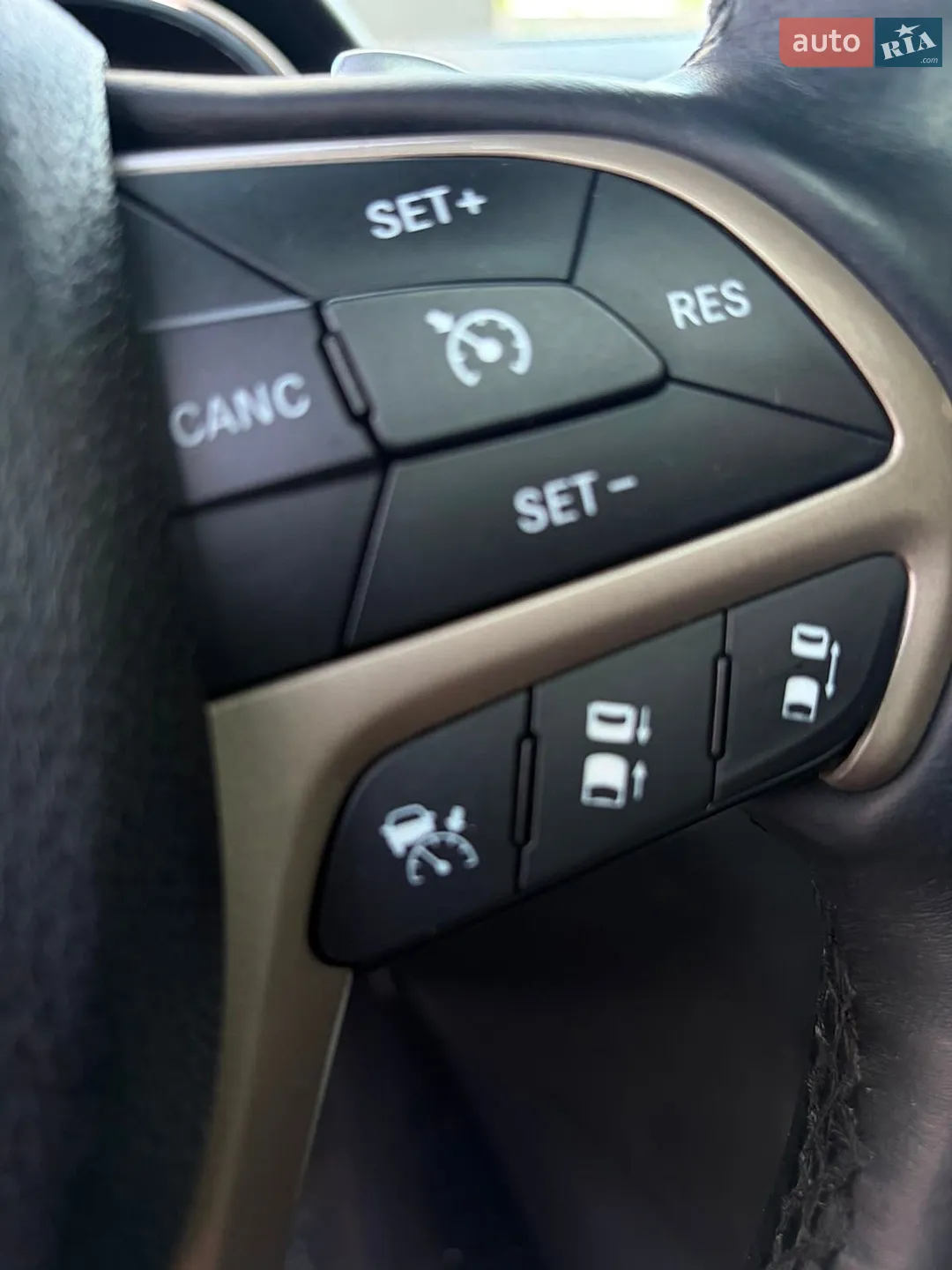 2014 Jeep Grand Cherokee - мініатюра 36