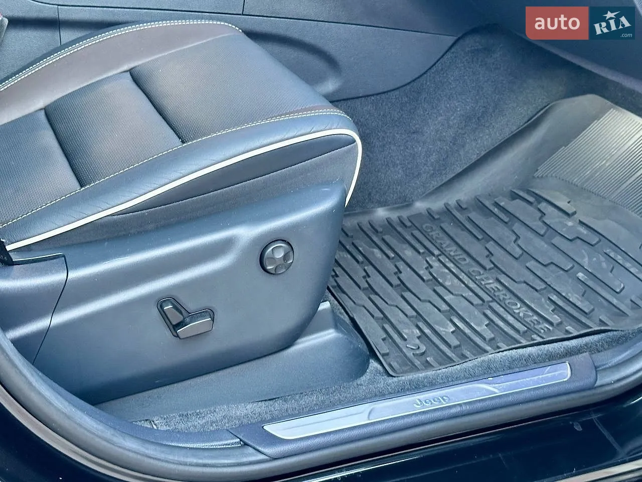 2014 Jeep Grand Cherokee - мініатюра 41