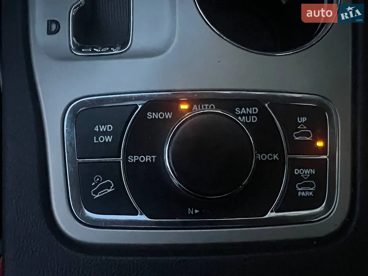 2011 Jeep Grand Cherokee - мініатюра 12