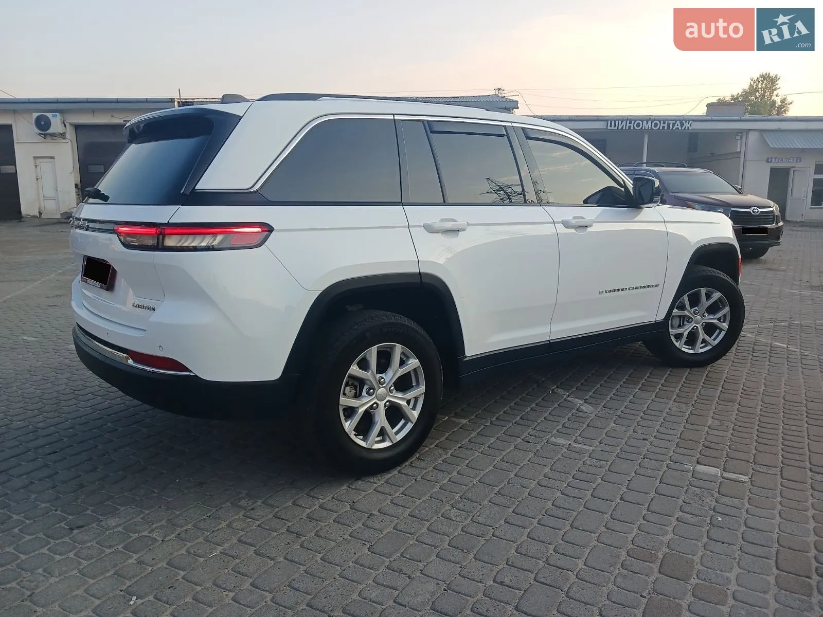 2023 Jeep Grand Cherokee - мініатюра 8