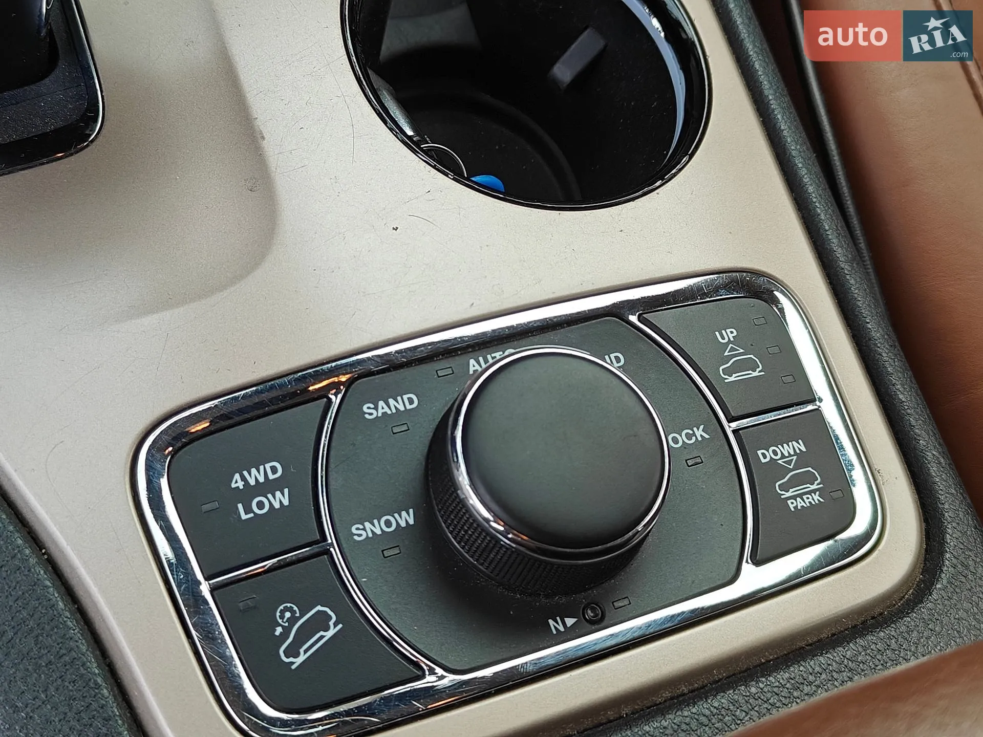 2015 Jeep Grand Cherokee - мініатюра 25
