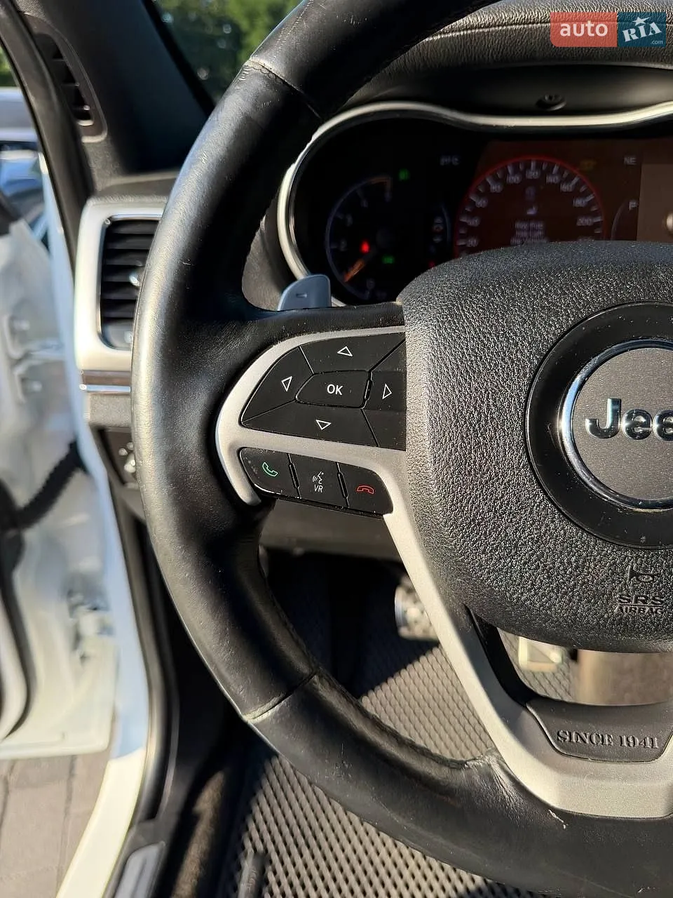 2015 Jeep Grand Cherokee - мініатюра 23