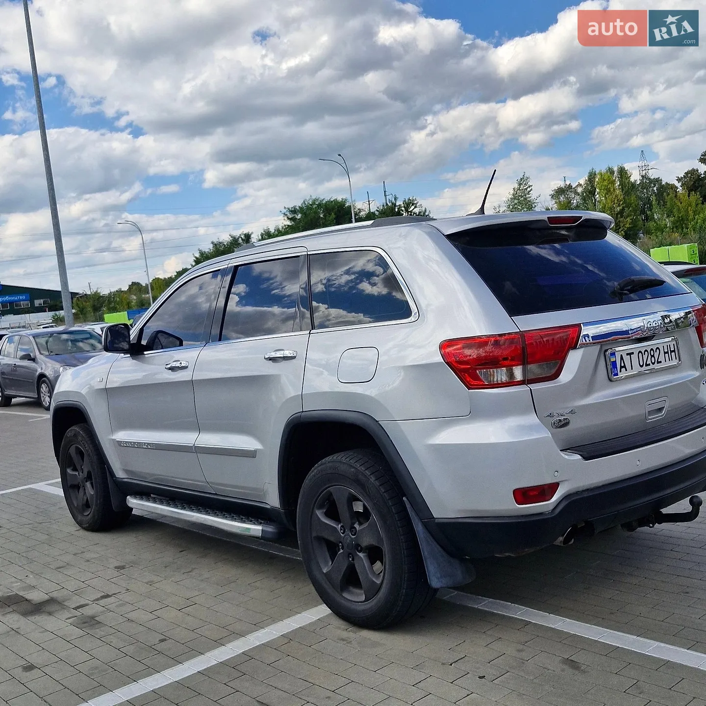 2011 Jeep Grand Cherokee - мініатюра 10