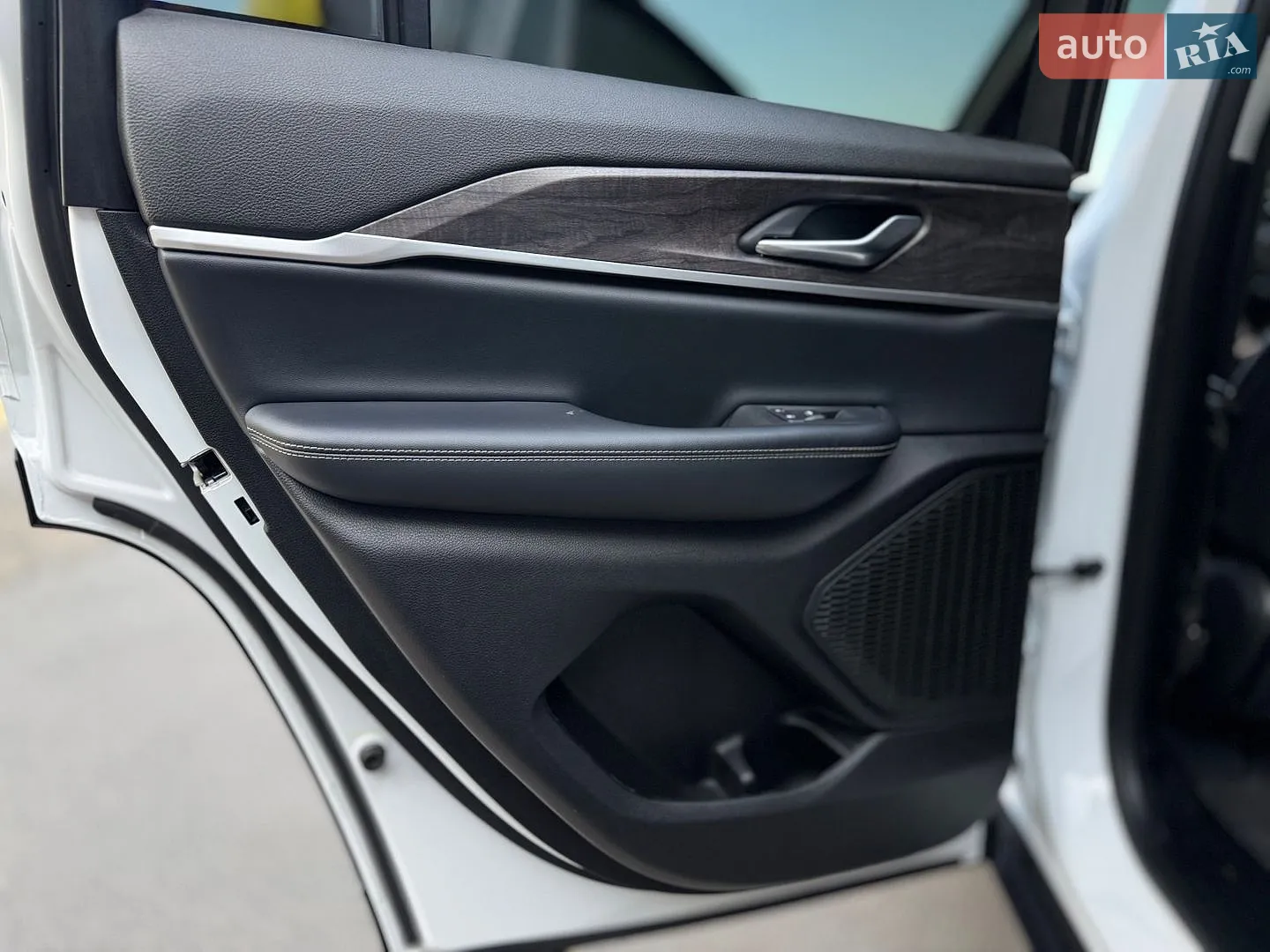 2022 Jeep Grand Cherokee - мініатюра 41