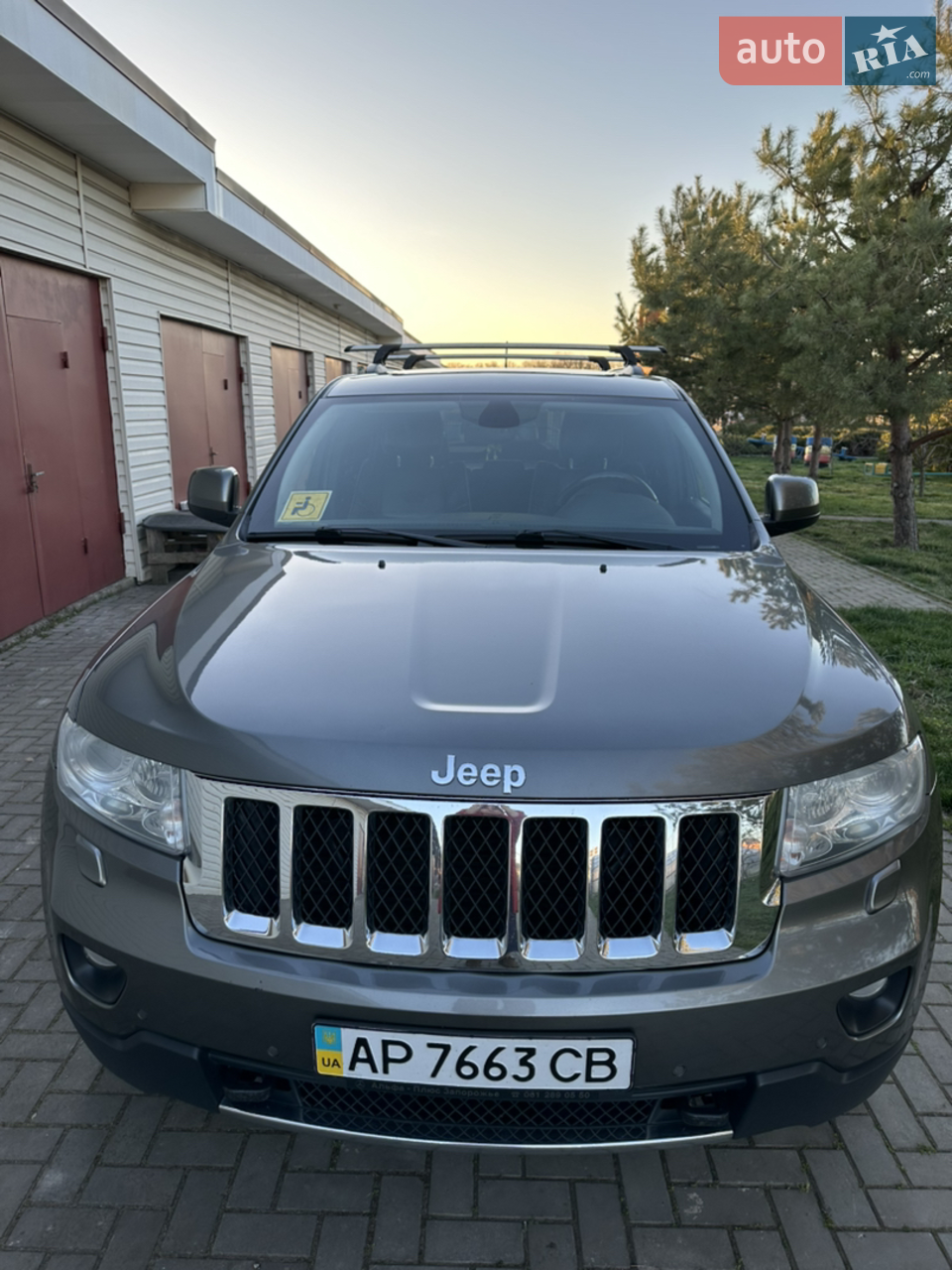 2011 Jeep Grand Cherokee - мініатюра 18