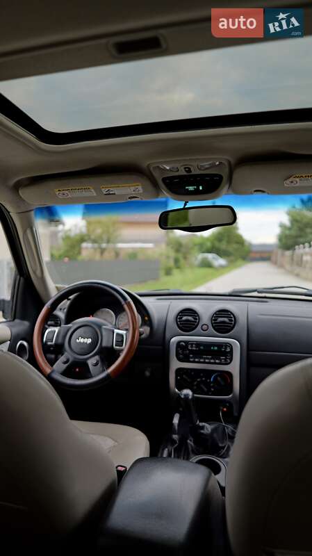 Позашляховик / Кросовер Jeep Liberty 2003 в Коломиї