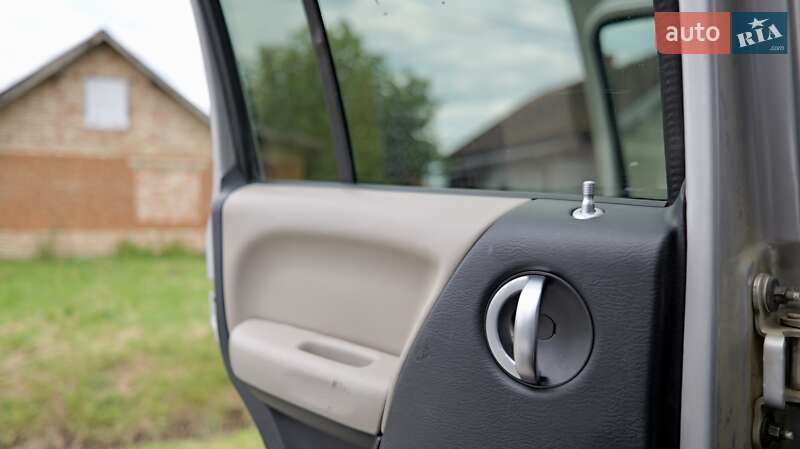 Позашляховик / Кросовер Jeep Liberty 2003 в Коломиї