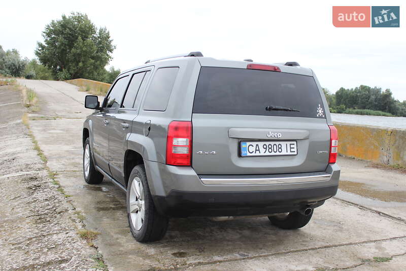 Внедорожник / Кроссовер Jeep Patriot 2011 в Каневе