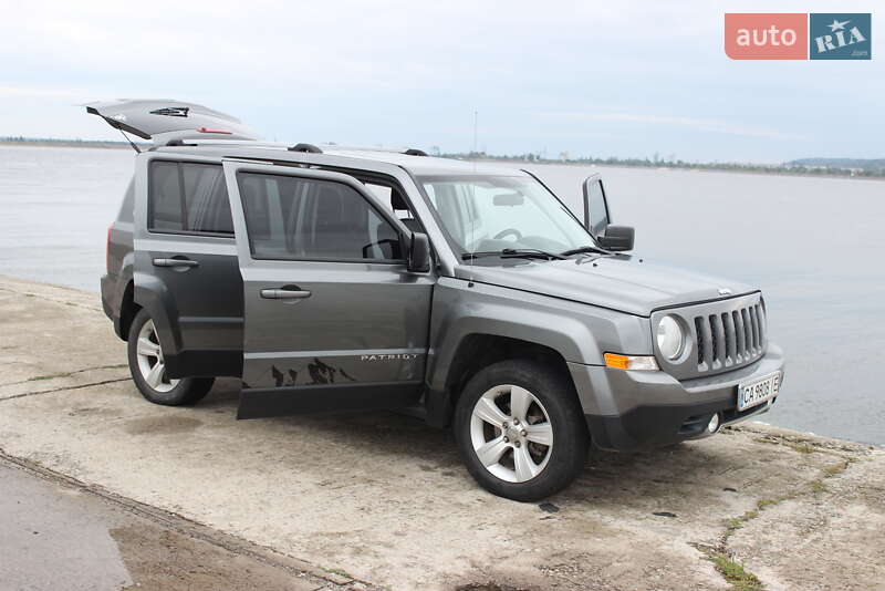 Внедорожник / Кроссовер Jeep Patriot 2011 в Каневе