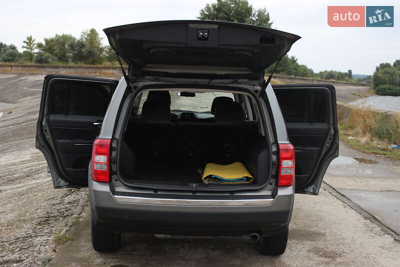 Внедорожник / Кроссовер Jeep Patriot 2011 в Каневе