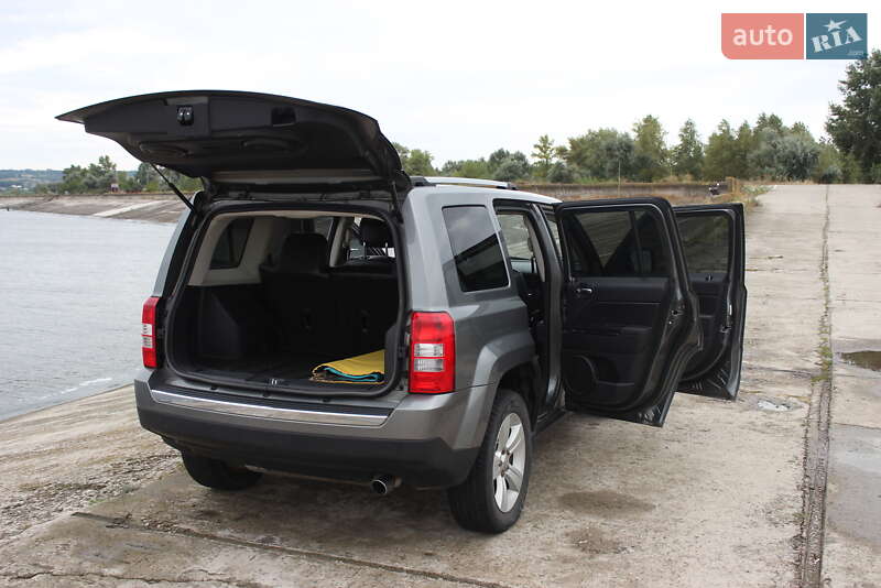 Внедорожник / Кроссовер Jeep Patriot 2011 в Каневе