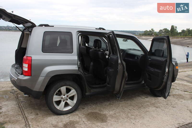 Внедорожник / Кроссовер Jeep Patriot 2011 в Каневе