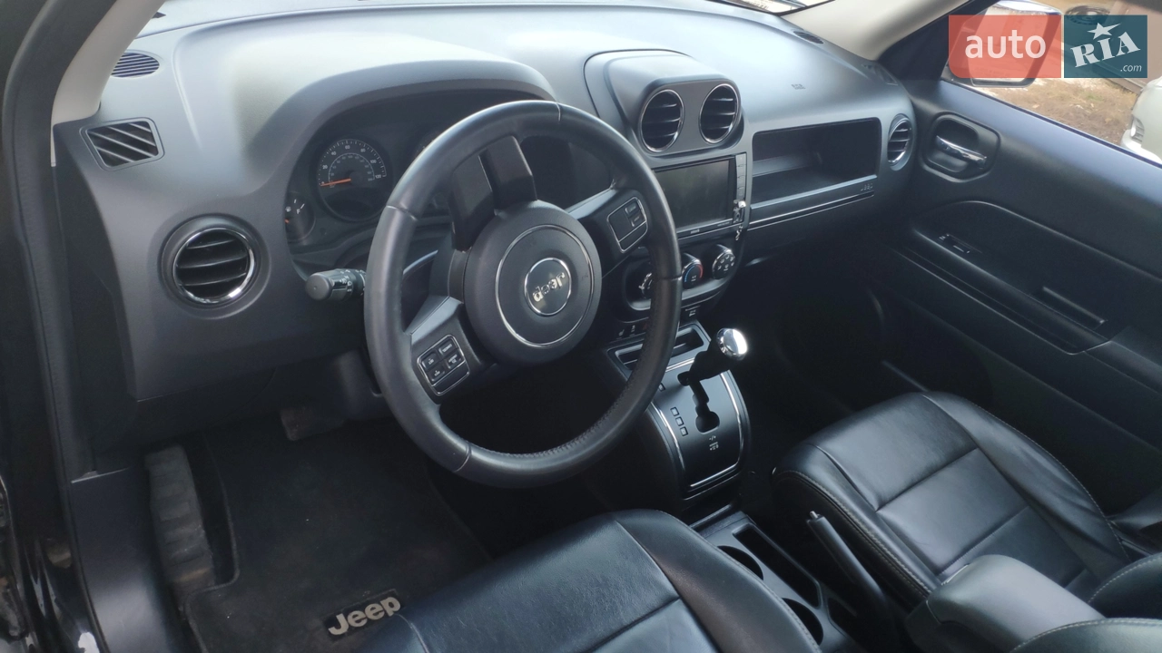 2015 Jeep Liberty (Patriot) - мініатюра 45