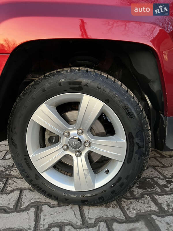 Позашляховик / Кросовер Jeep Patriot 2015 в Сокирянах