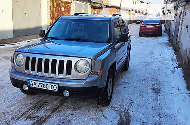 Внедорожник / Кроссовер Jeep Patriot 2015 в 