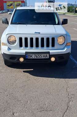 Внедорожник / Кроссовер Jeep Patriot 2014 в Ровно