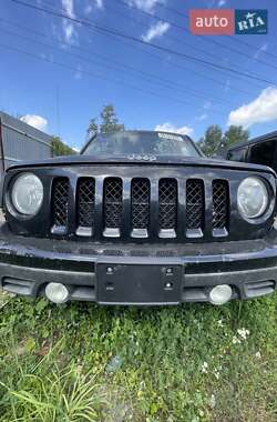 Внедорожник / Кроссовер Jeep Patriot 2014 в 