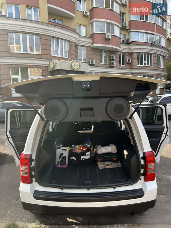 Позашляховик / Кросовер Jeep Patriot 2014 в Києві