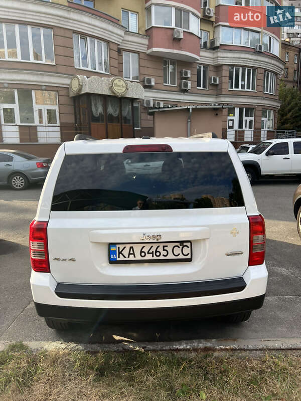 Позашляховик / Кросовер Jeep Patriot 2014 в Києві