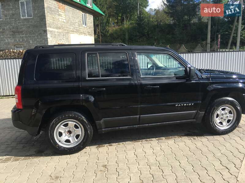 Внедорожник / Кроссовер Jeep Patriot 2013 в Черновцах