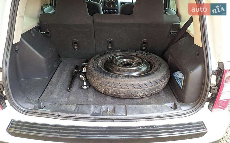 Позашляховик / Кросовер Jeep Patriot 2015 в Львові