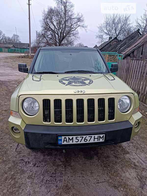 Внедорожник / Кроссовер Jeep Patriot 2009 в Олевске