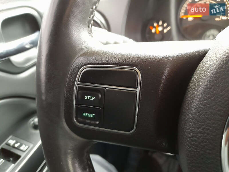 Позашляховик / Кросовер Jeep Patriot 2013 в Дніпрі