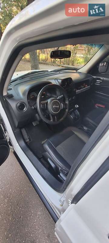 Внедорожник / Кроссовер Jeep Patriot 2016 в Запорожье